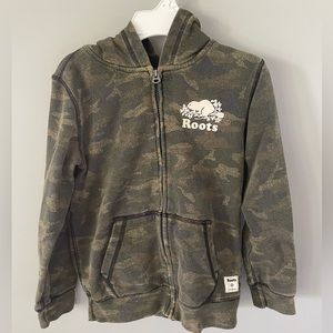 Roots Camo hoodie - boys medium